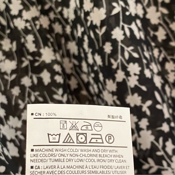 OLD NAVY • Semi-Sheer Floral Long Sleeve Top - Size L - Picture 13 of 16